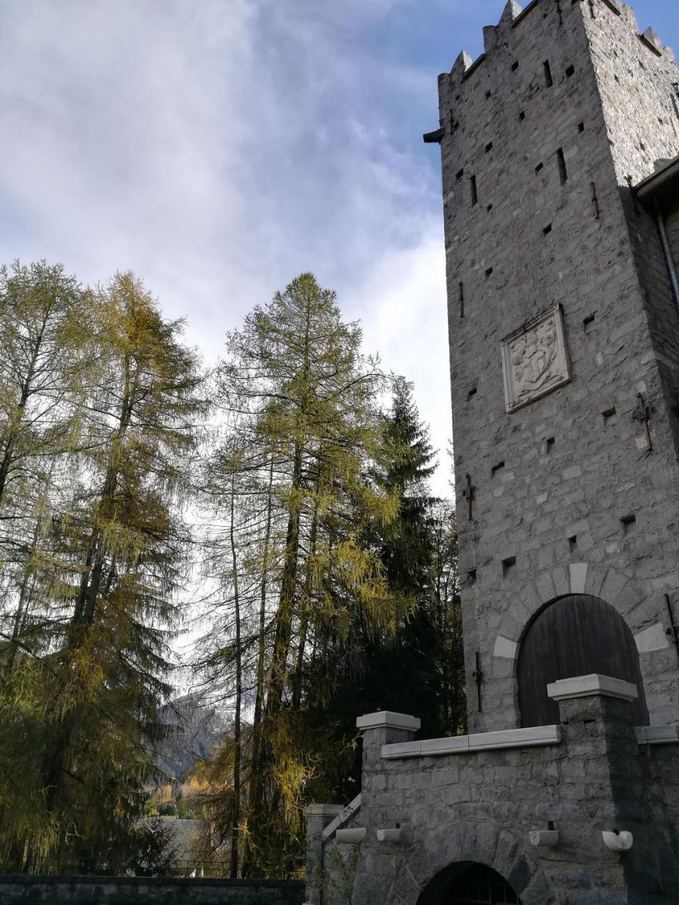 Un Nido Nella Torre Del Castello Apartment Ponte Di Legno Exterior photo